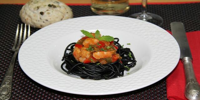 comida de lujo para solteros espaguetis negros